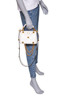 VALENTINO ROMAN STUD TOP HANDLE WHITE