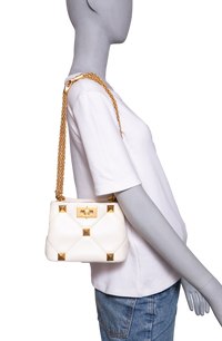 VALENTINO ROMAN STUD TOP HANDLE WHITE