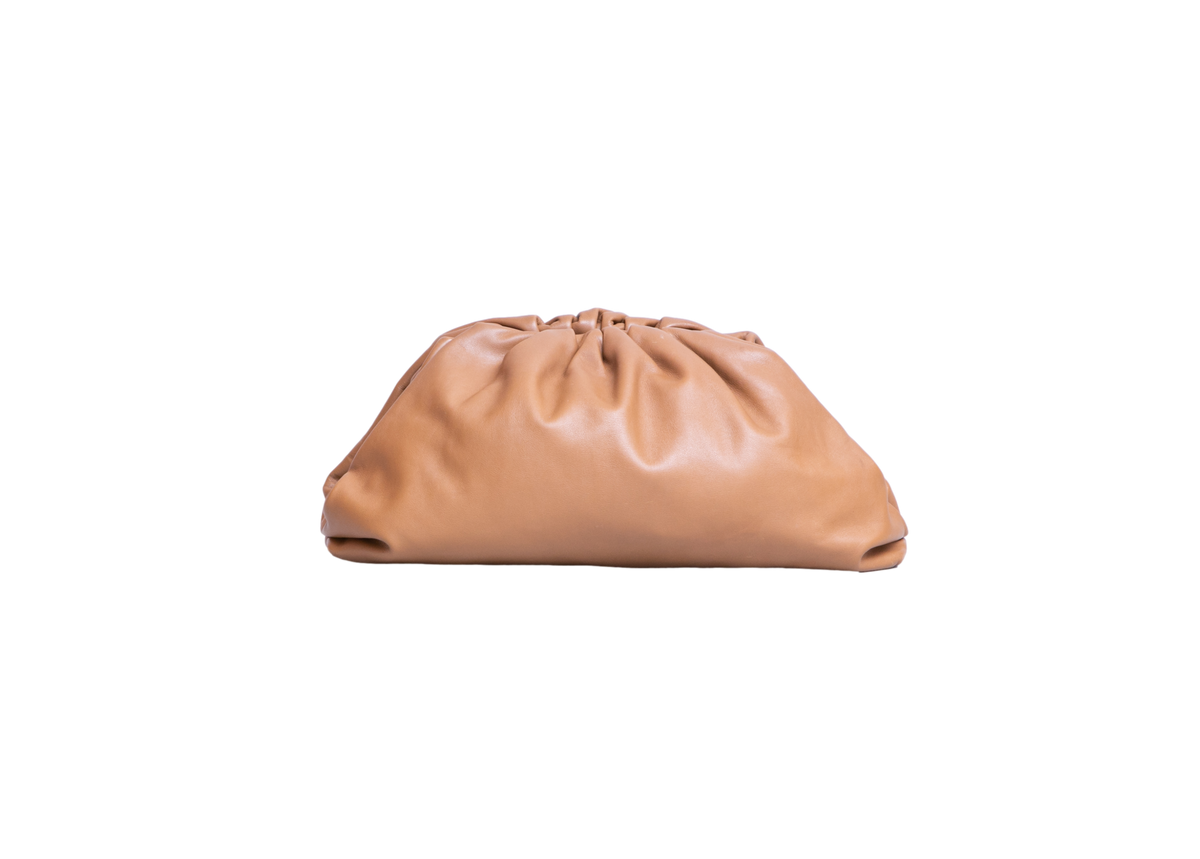 BOTTEGA THE POUCH LEATHER LIGHT CARAMEL