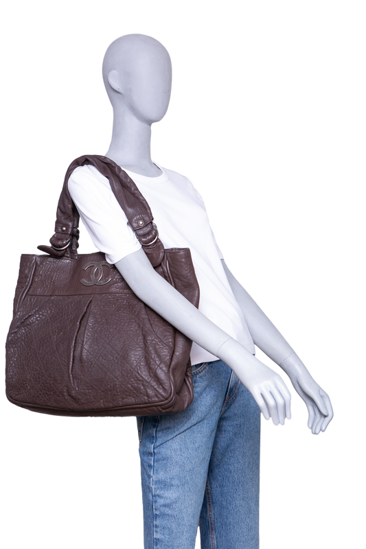 CHANEL LE MARAIS LARGE DISTRESSED LAMBSK IN BROWN