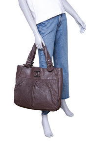 CHANEL LE MARAIS LARGE DISTRESSED LAMBSK IN BROWN