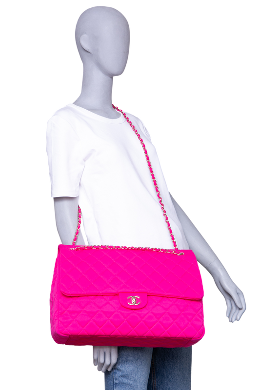 CHANEL CLASSIC FLAP MAXI MATELASSÊ NEON PINK