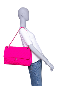 CHANEL CLASSIC FLAP MAXI MATELASSÊ NEON PINK