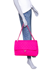 CHANEL CLASSIC FLAP MAXI MATELASSÊ NEON PINK