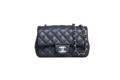 DESAPEGO RAYZA NICACIO CHANEL CLASSIC RECTANGLE FLAP CAVIAR BLACK