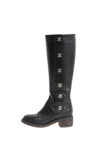 DESAPEGO TATIANA PILÃO CHANEL BLACK LEATHER TURNLOCK BOOTS - 34 1/2 BR
