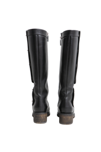 DESAPEGO TATIANA PILÃO CHANEL BLACK LEATHER TURNLOCK BOOTS - 34 1/2 BR