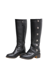 DESAPEGO TATIANA PILÃO CHANEL BLACK LEATHER TURNLOCK BOOTS - 34 1/2 BR