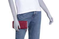 DESAPEGO TATIANA PILÃO CHANEL WALLET LONG RED CAMELIA ZIP