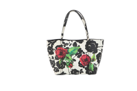 DG TOTE SCAPE B&W WITH FLOWERS