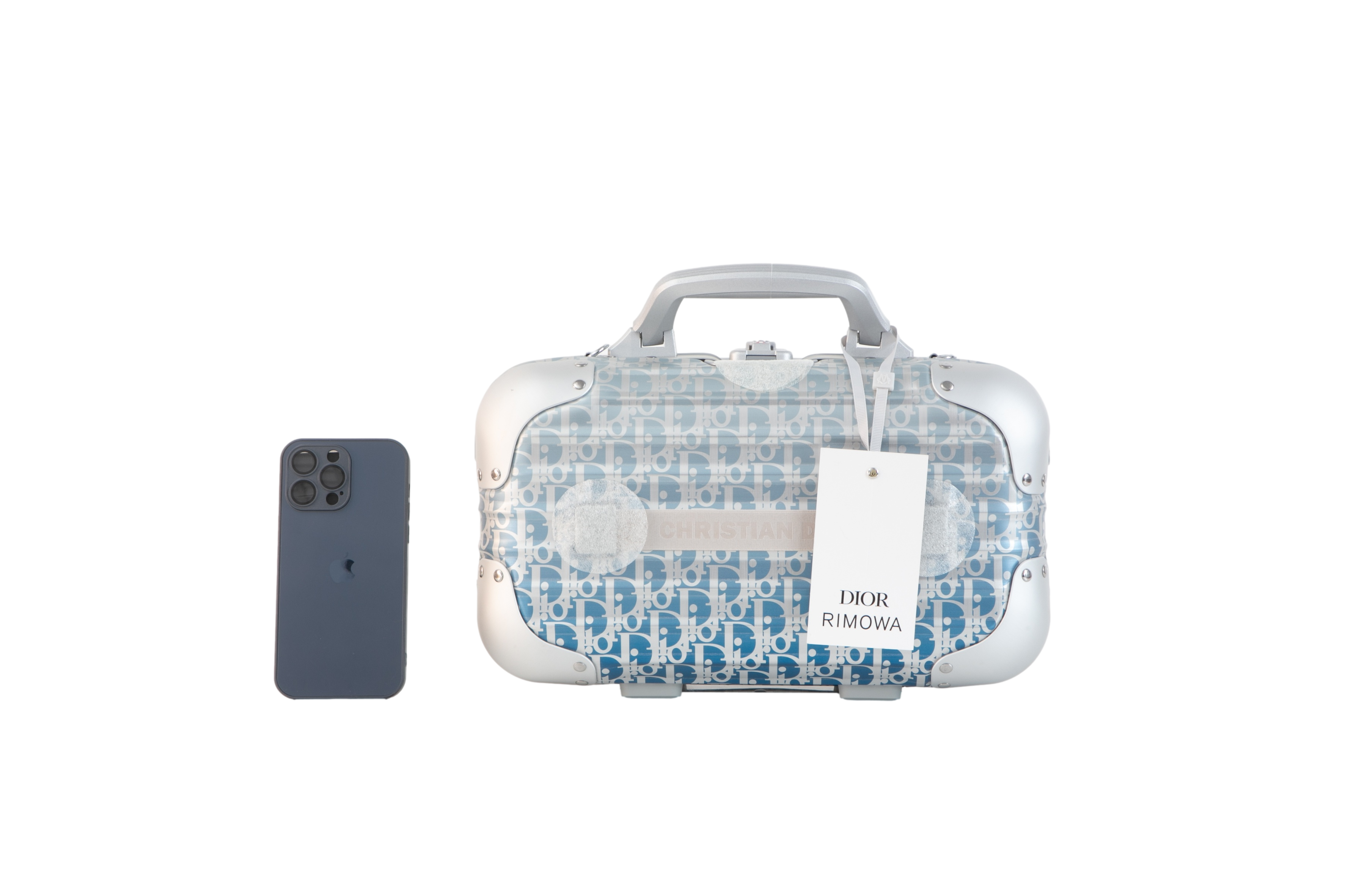 DIOR X RIMOWA CARRY-ON CASE ALUMINIUM OBLIQUE – Troca de Luxo DIOR X RIMOWA CARRY-ON CASE ALUMINIUM OBLIQUE – Troca de Luxo