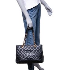 CHANEL GRAND SHOPPING TOTE (GST) CAVIAR BLACK