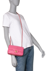 DESAPEGO DANDYNHA BARBOSA CHANEL CLASSIC MINI SF LAMBSKIN PINK