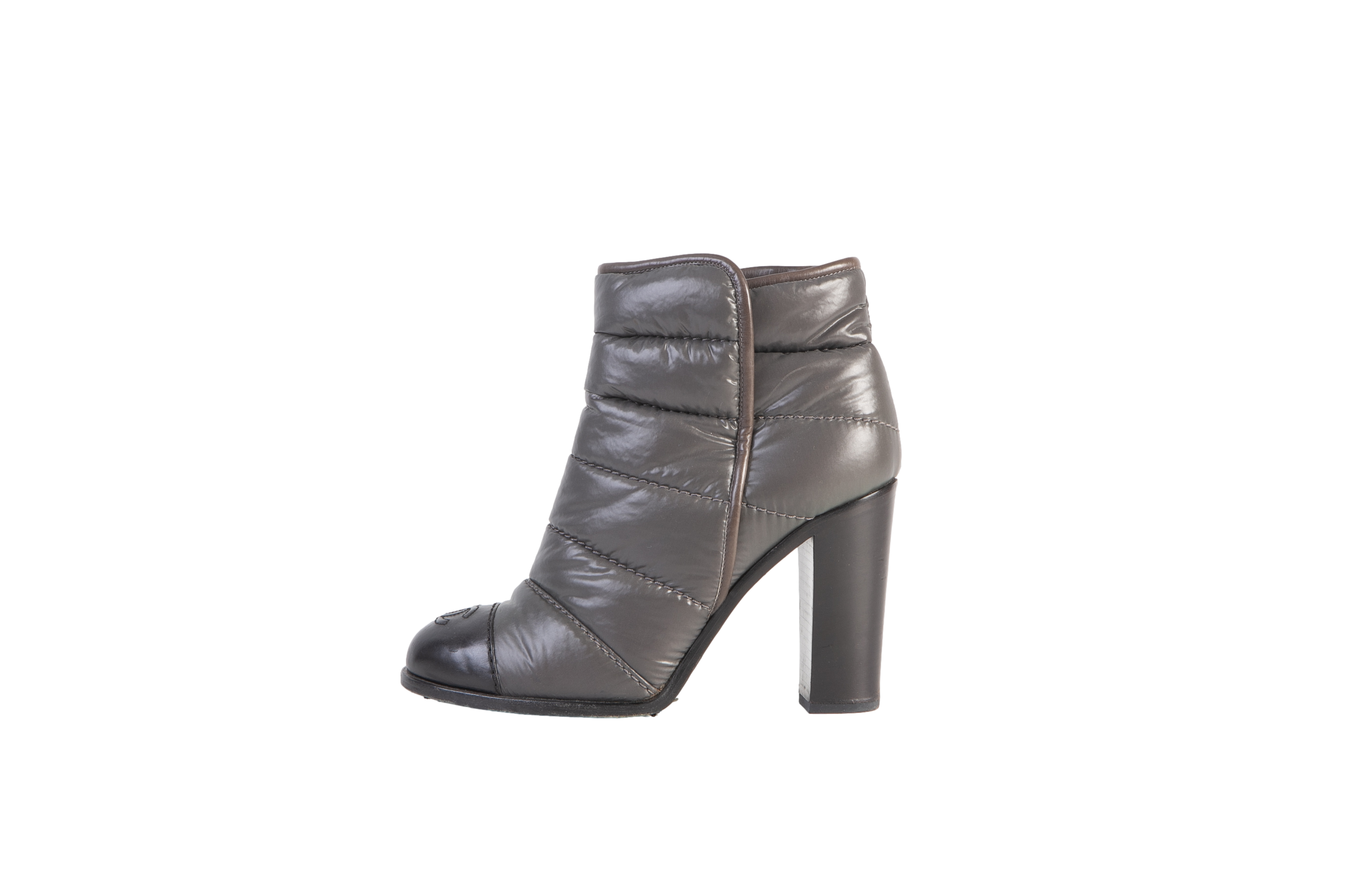DESAPEGO THASSIA NAVES CHANEL ANKLE BOOT PUFFER