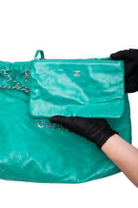 DESAPEGO BRUNA CARDOSO CHANEL 22 SMALL SHINY CALFSKIN GREEN-SILVER HDWR