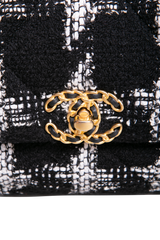 DESAPEGO BRUNA CARDOSO CHANEL 19 LARGE TWEED CHAIN BLACK/WHITE TWO-TONE HDWR