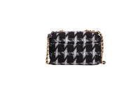 DESAPEGO BRUNA CARDOSO CHANEL 19 LARGE TWEED CHAIN BLACK/WHITE TWO-TONE HDWR