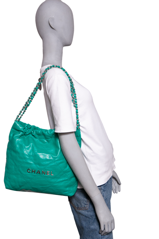 DESAPEGO BRUNA CARDOSO CHANEL 22 SMALL SHINY CALFSKIN GREEN-SILVER HDWR