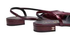 CHANEL PATENT CALFSKIN CROCODILE EMBOSSED CAP TOE CC SLINGBACK - DARK BURUNDY & BLACK - 36,5 BR