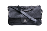 DESAPEGO TATIANA PILÃO CHANEL COUNTRY CHIC FLAP CALFSKIN MEDIUM BLACK