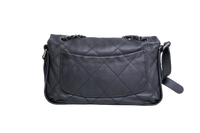 DESAPEGO TATIANA PILÃO CHANEL COUNTRY CHIC FLAP CALFSKIN MEDIUM BLACK