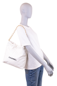 DESAPEGO NATI VOZZA CHANEL 22 SMALL WHITE