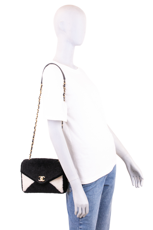 DESAPEGO NATI VOZZA CHANEL PARIS-CHENONCEU B&W SHEARLING