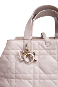 DIOR TOUJOURS MEDIUM MACROCANNAGE DESERT