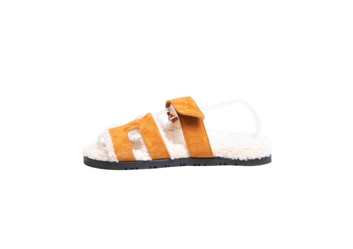 HERMÈS SANDAL CHYPRE SUEDE GOATSKIN AND SHEARLING BRUN FUMÉ/ECRU - 36 BR