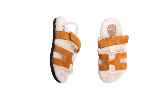 HERMÈS SANDAL CHYPRE SUEDE GOATSKIN AND SHEARLING BRUN FUMÉ/ECRU - 36 BR