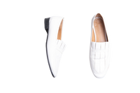 DESAPEGO JULIA FARIA THE ROW LOAFER ADAM PLEAT WHITE
