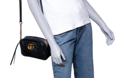 GUCCI GG MARMONT CAMERA BAG BLACK