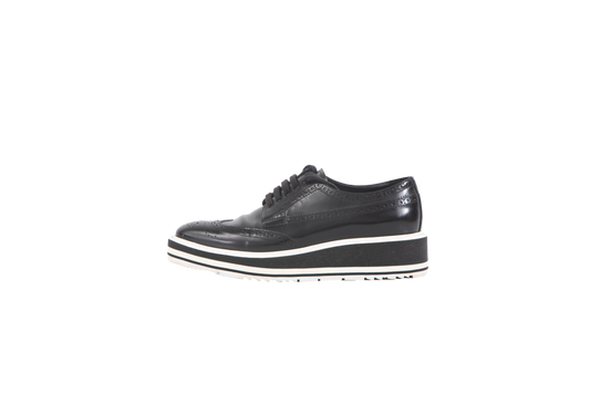 PRADA OXFORD VERNIZ PRETO PLATAFORMA