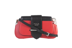 DESAPEGO THASSIA NAVES PRADA BAGUETTE BLACK&RED