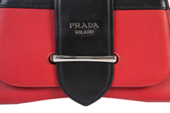 DESAPEGO THASSIA NAVES PRADA BAGUETTE BLACK&RED